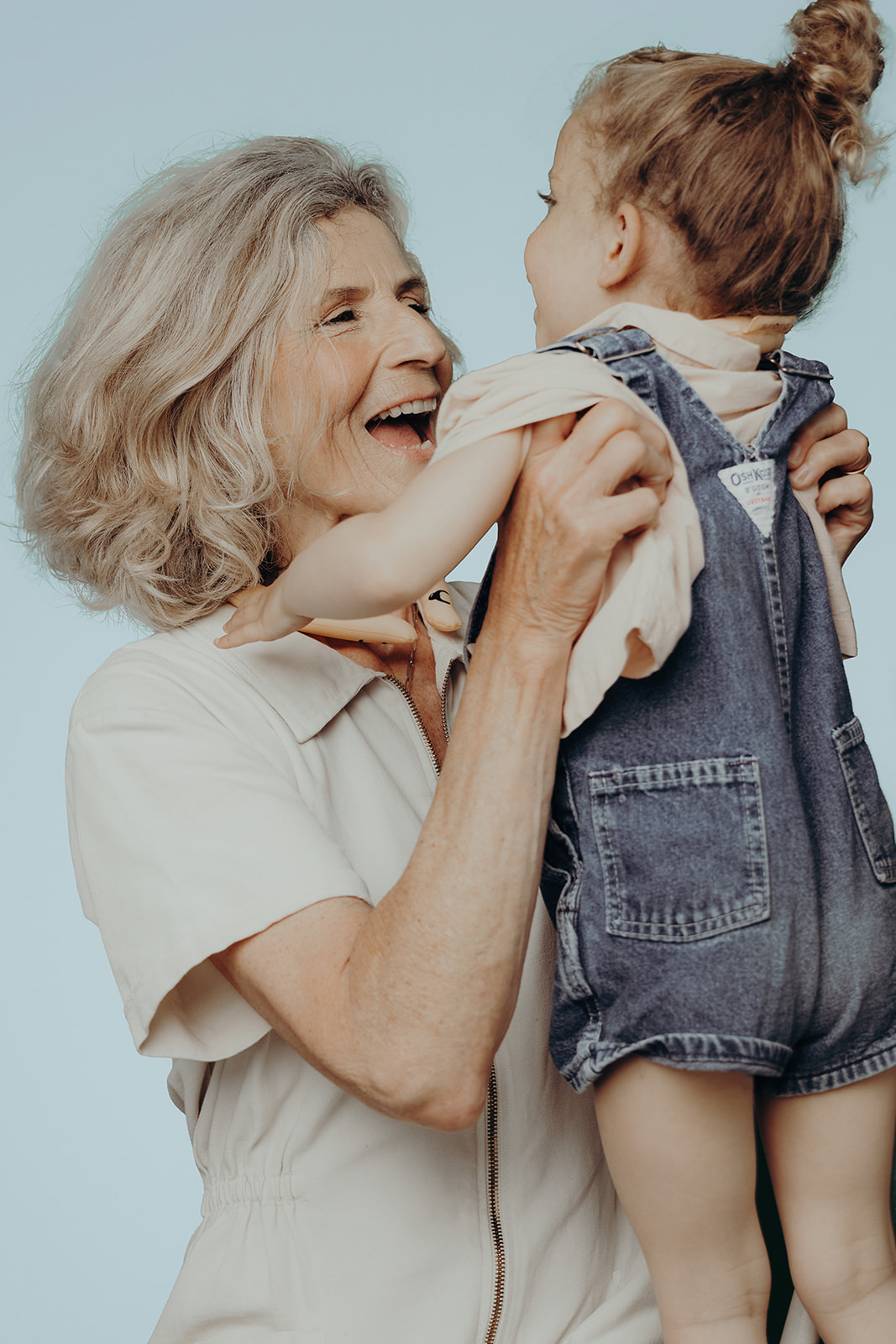 Sumoring neck cooler grandmother and babygirl